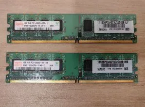 Hynix 2GB ( 2 x 1GB ) DDR2 PC2-5300U ( 667MHz ) HYMP112U64CP